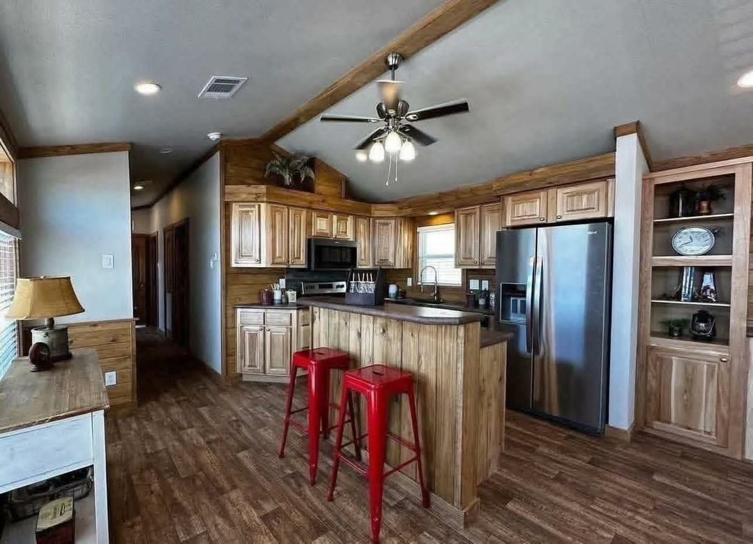 The Sunstone — Cabin-Style 2-Bed 750 Sq Ft thumbnail 8