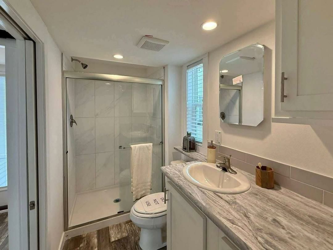 399 Sqft Agate 522 ALT Loft — Park Model thumbnail 5