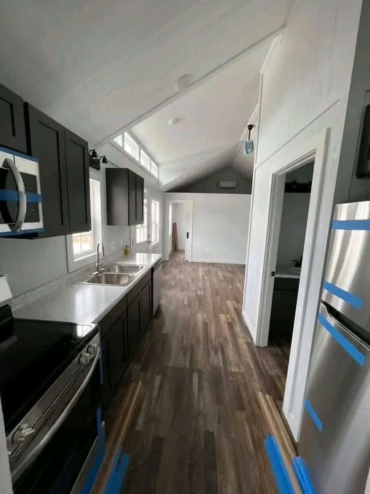 The Foxglove Cabin — 2-Bed 640 Sq Ft thumbnail 11