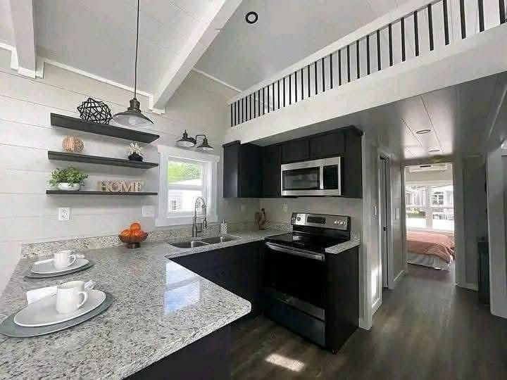 The Blackberry Loft — Luxury Park Cottage thumbnail 7