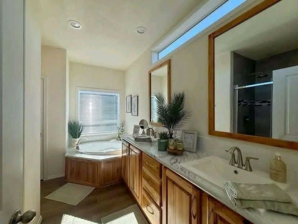 Mayford — 758 Sq Ft 2-Bed with Island Kitchen thumbnail 4