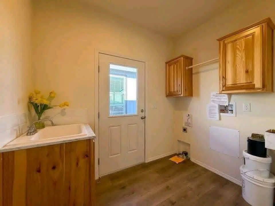 Mayford — 758 Sq Ft 2-Bed with Island Kitchen thumbnail 5