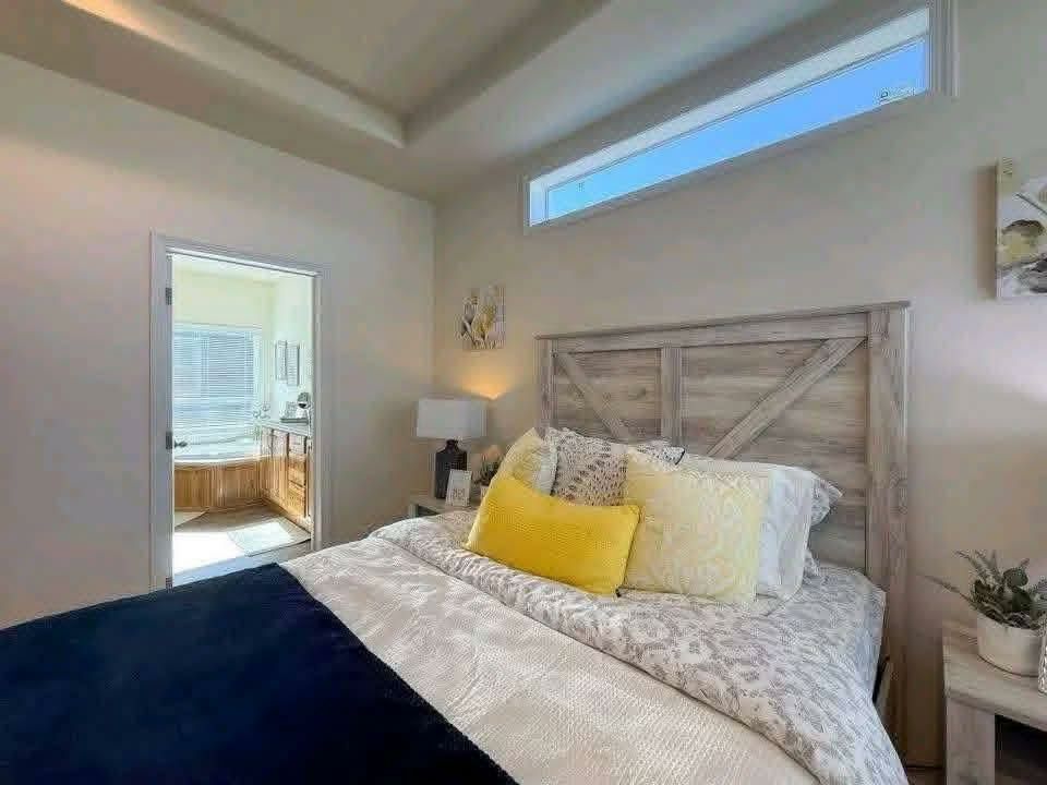 Mayford — 758 Sq Ft 2-Bed with Island Kitchen thumbnail 9