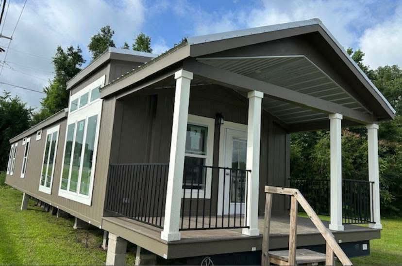 The Daniel — Largest Diamond Series 1,024 Sq Ft
