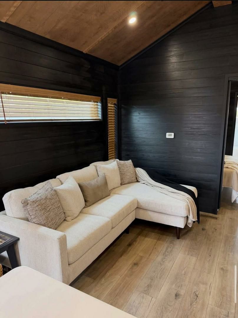 The ELDORADO — 1-Bed with Soaking Tub & Porch thumbnail 2