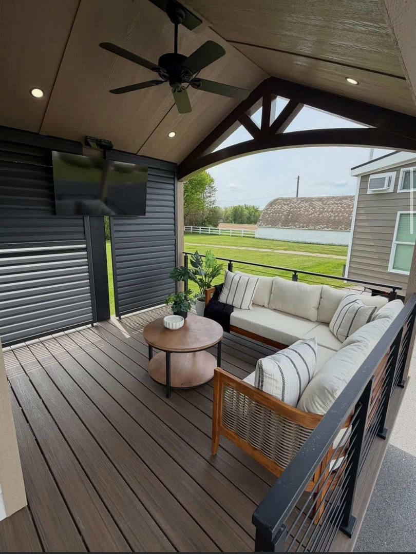 The ELDORADO — 1-Bed with Soaking Tub & Porch thumbnail 12