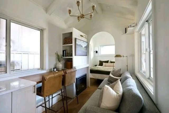 Famous Bayview — Used 2020 1-Bed with Loft thumbnail 2