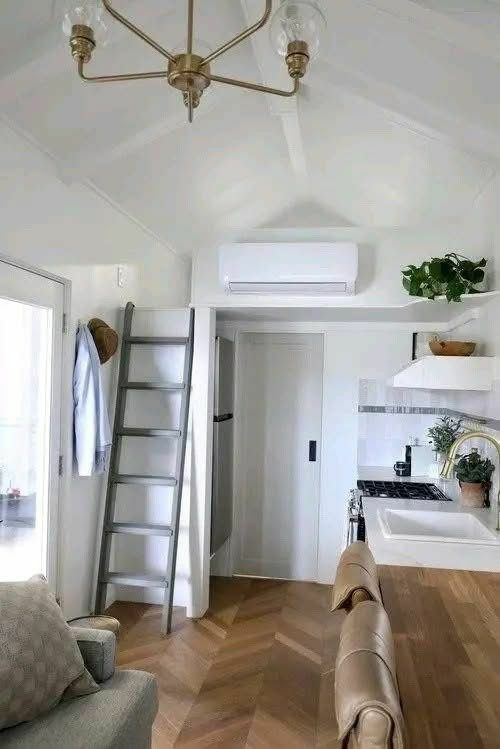 Famous Bayview — Used 2020 1-Bed with Loft thumbnail 13