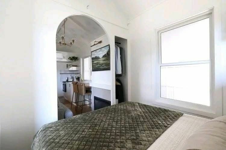 Famous Bayview — Used 2020 1-Bed with Loft thumbnail 14