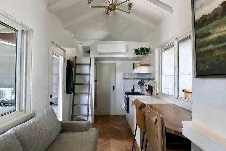 Famous Bayview — Used 2020 1-Bed with Loft thumbnail 15