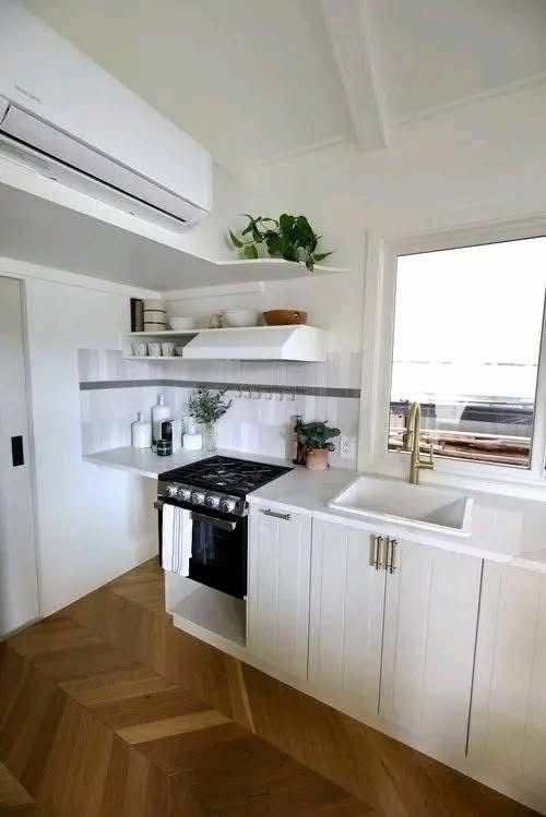 Famous Bayview — Used 2020 1-Bed with Loft thumbnail 4