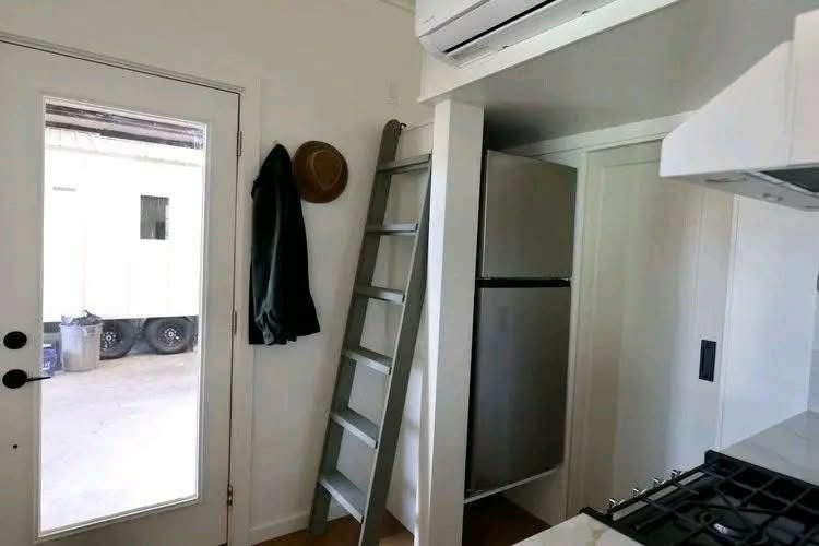 Famous Bayview — Used 2020 1-Bed with Loft thumbnail 10