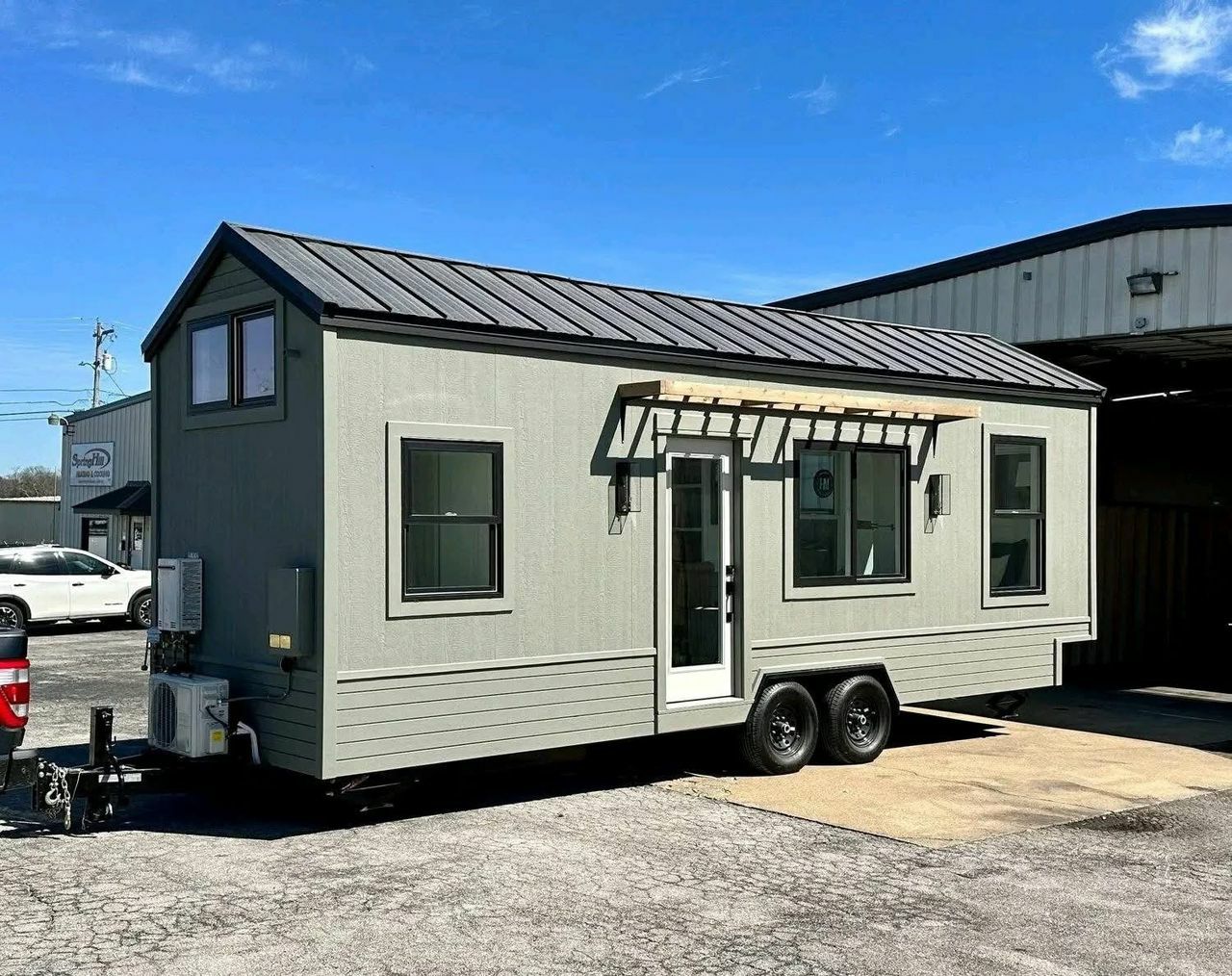 Famous Bayview — Used 2020 1-Bed with Loft