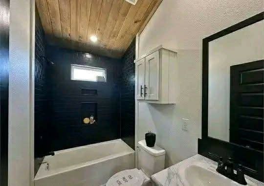 Brownwood-Blackwood — 2-Bed 845 Sq Ft with Screened Porch thumbnail 12