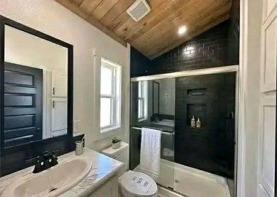 Brownwood-Blackwood — 2-Bed 845 Sq Ft with Screened Porch thumbnail 6