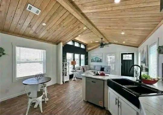 Brownwood-Blackwood — 2-Bed 845 Sq Ft with Screened Porch thumbnail 10