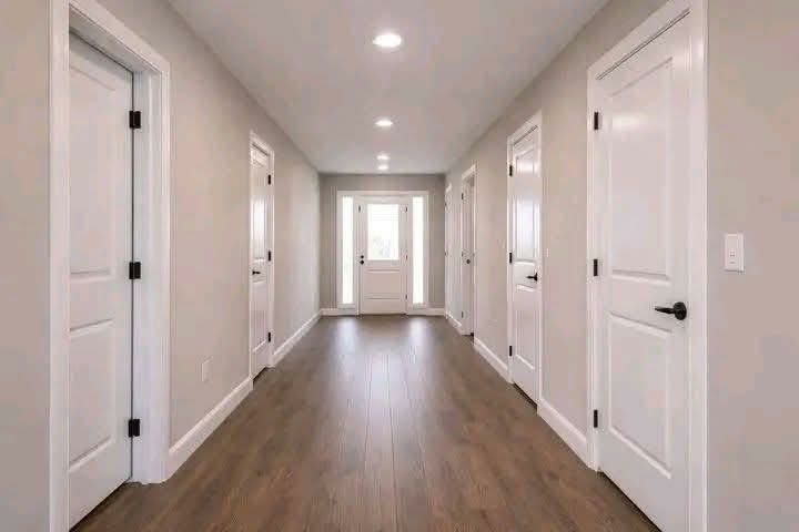Grand 4-Bed 2-Bath Home — Walk-In Closet & Luxury Suite thumbnail 4