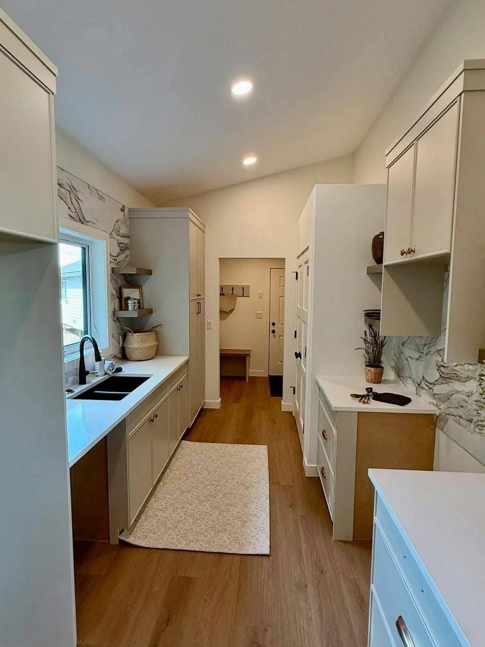 The Klondike — 2-Bed+Office 1,208 Sq Ft Luxury thumbnail 8