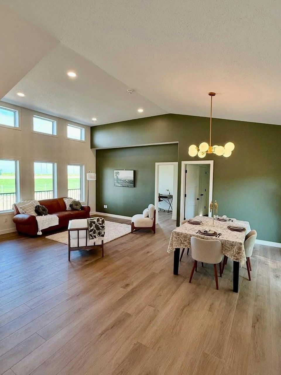 The Klondike — 2-Bed+Office 1,208 Sq Ft Luxury thumbnail 10