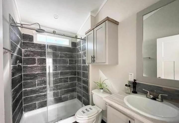 Deekan — Rustic 1-Bed 607 Sq Ft thumbnail 6