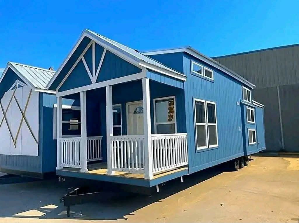 The Anderson — Multi-Sleep Tiny Home with Loft & Bunk Beds
