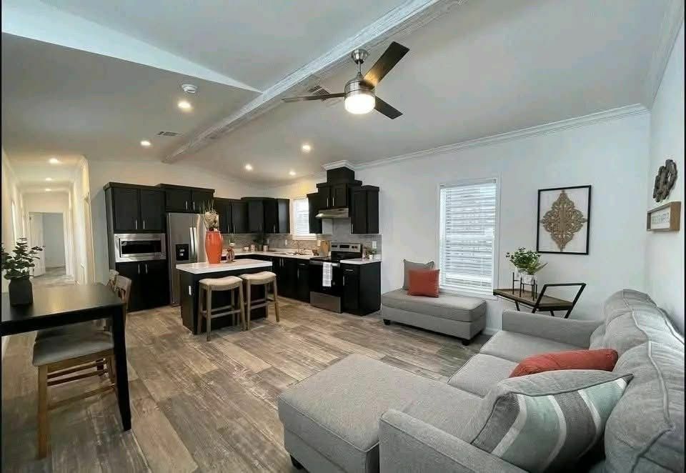 Model RBI36207 — 2-Bed 940 Sq Ft Deal thumbnail 5