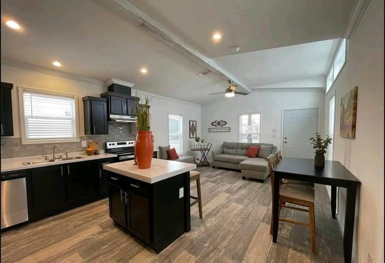 Model RBI36207 — 2-Bed 940 Sq Ft Deal thumbnail 8