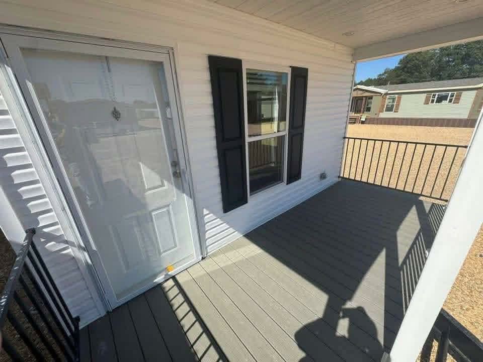 The Trek — 1-Bed 540 Sq Ft with Built-In Porch thumbnail 5
