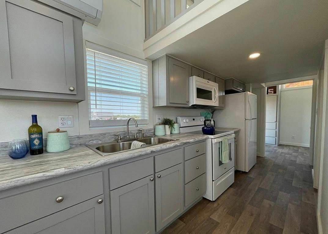 The Lark — 1-Bed 399 Sq Ft Park Model with Loft thumbnail 2