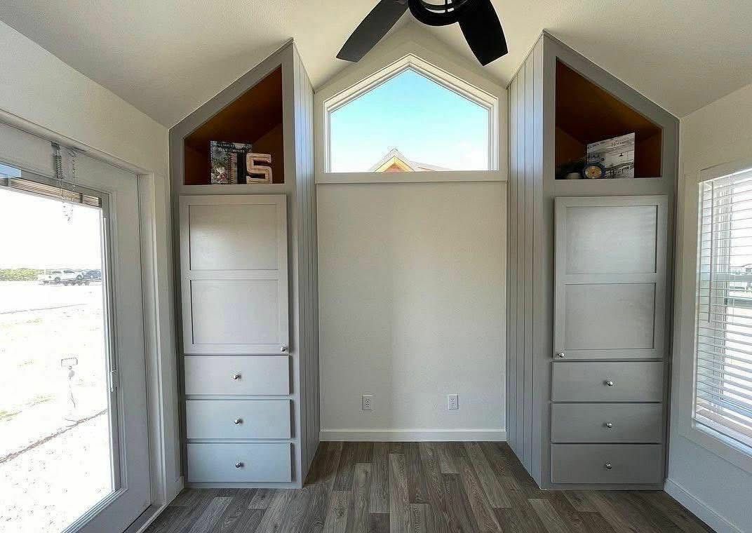 The Lark — 1-Bed 399 Sq Ft Park Model with Loft thumbnail 4