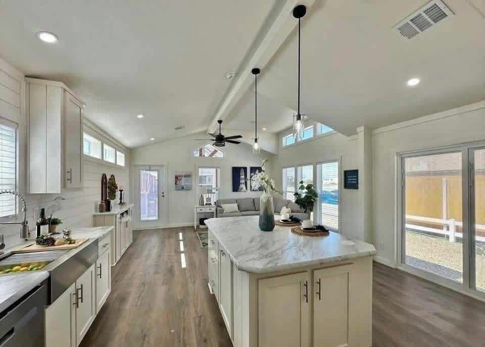 The Platinum Ridge — Architectural Masterpiece thumbnail 6