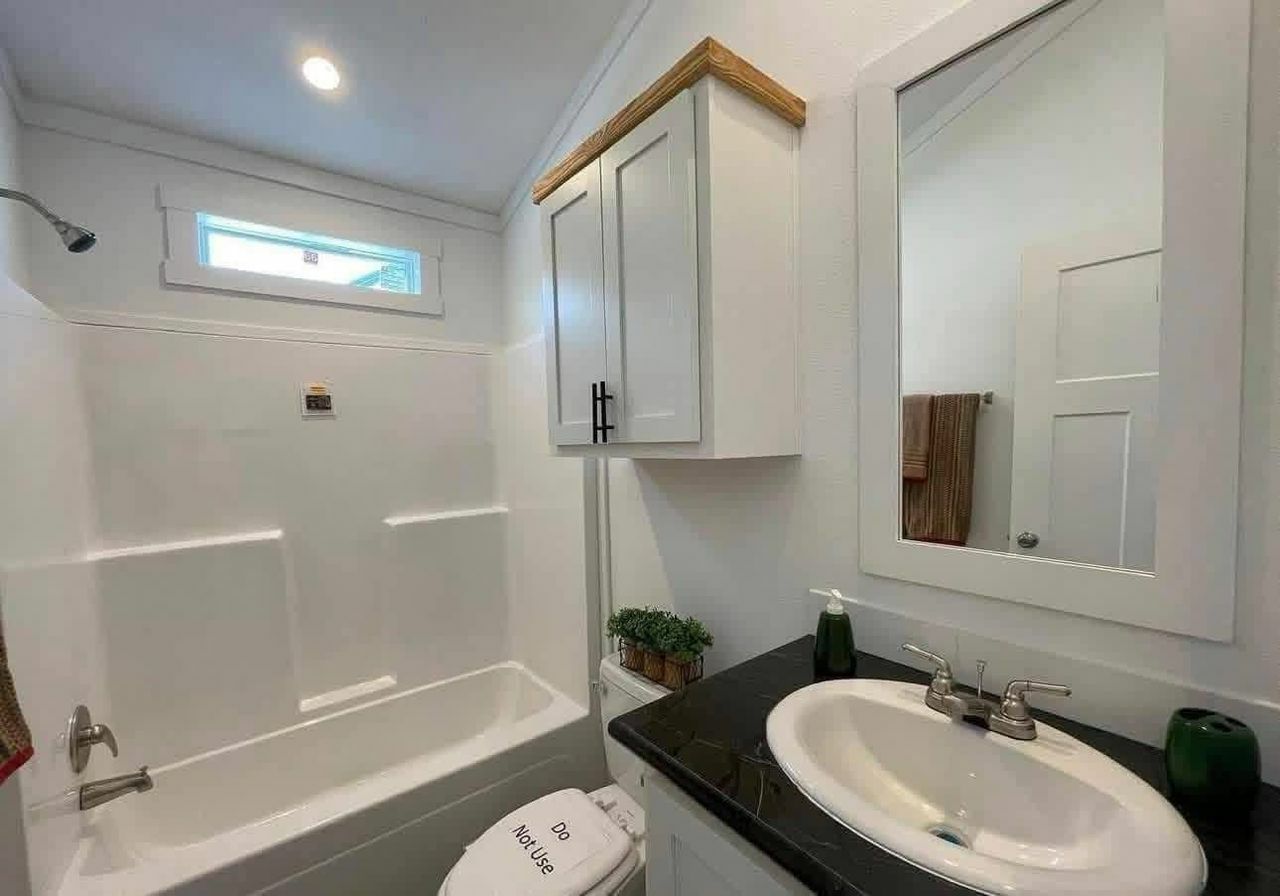 Dasha — 880 Sq Ft 2-Bed 2-Bath Single-Section thumbnail 4