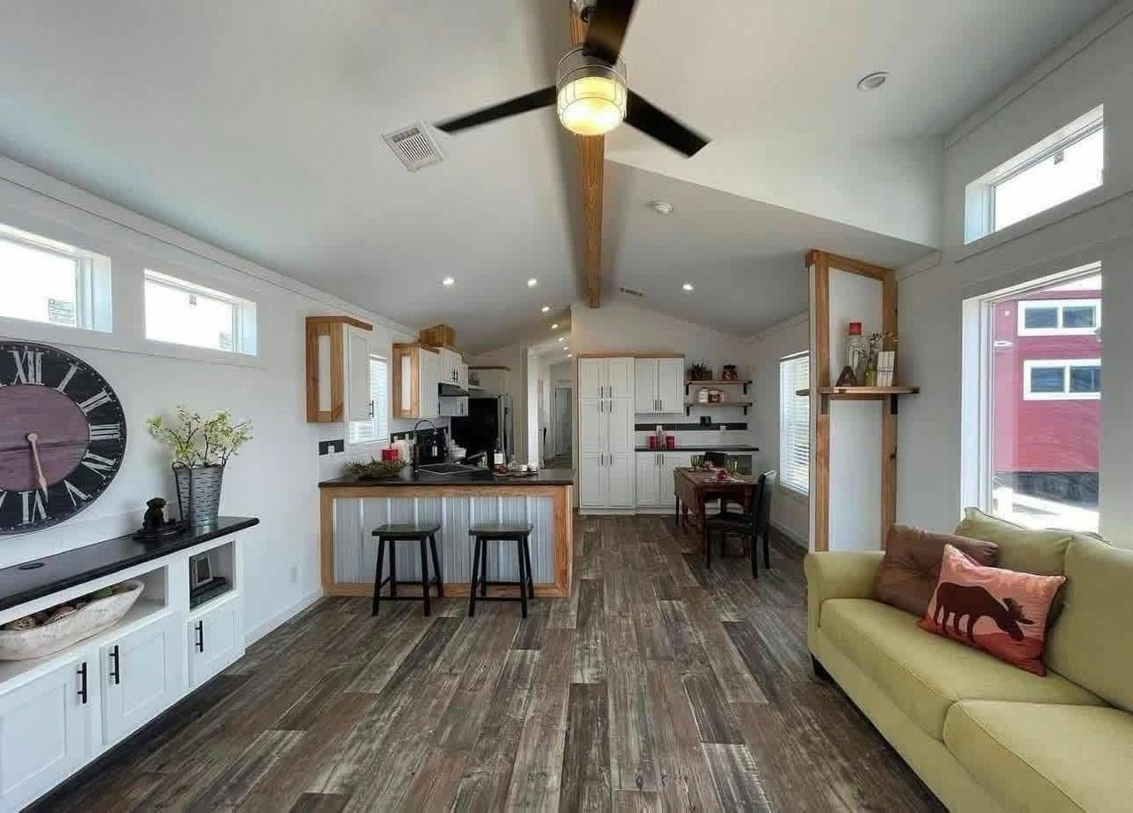 Dasha — 880 Sq Ft 2-Bed 2-Bath Single-Section thumbnail 5