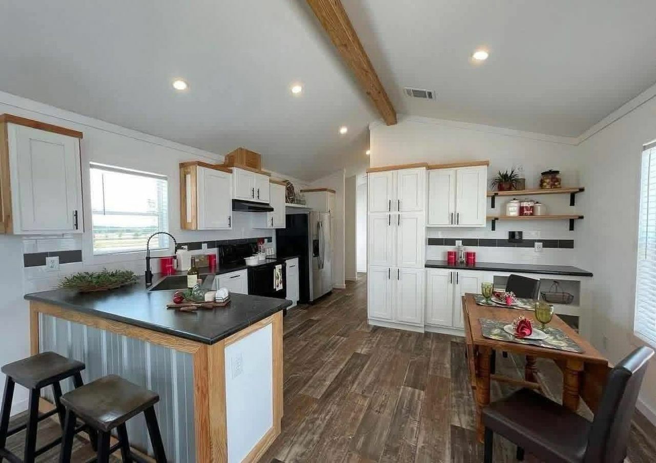 Dasha — 880 Sq Ft 2-Bed 2-Bath Single-Section thumbnail 8
