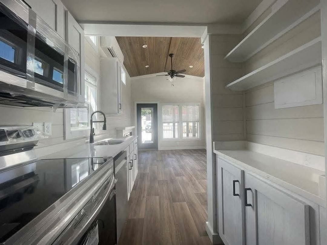 COLDWATER A12B0 — Luxury Tiny with Loft thumbnail 7