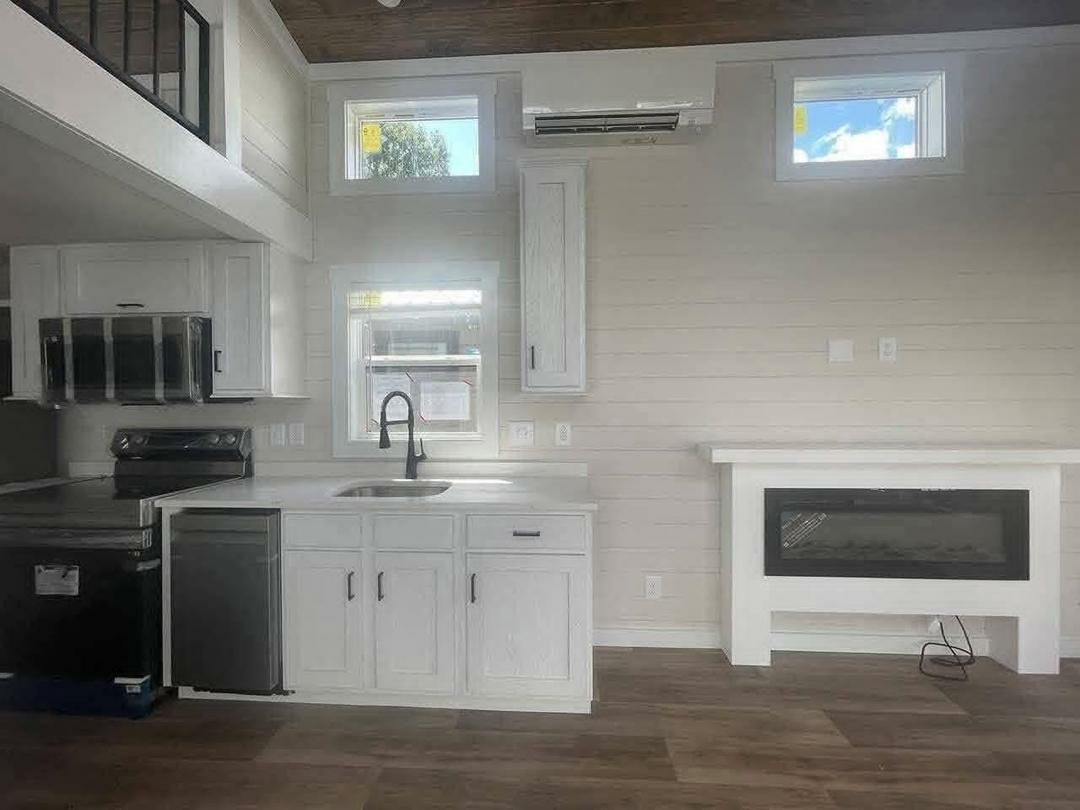 COLDWATER A12B0 — Luxury Tiny with Loft thumbnail 9