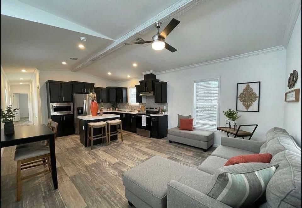 The Oasis — 2-Bed 2-Bath 940 Sq Ft thumbnail 10