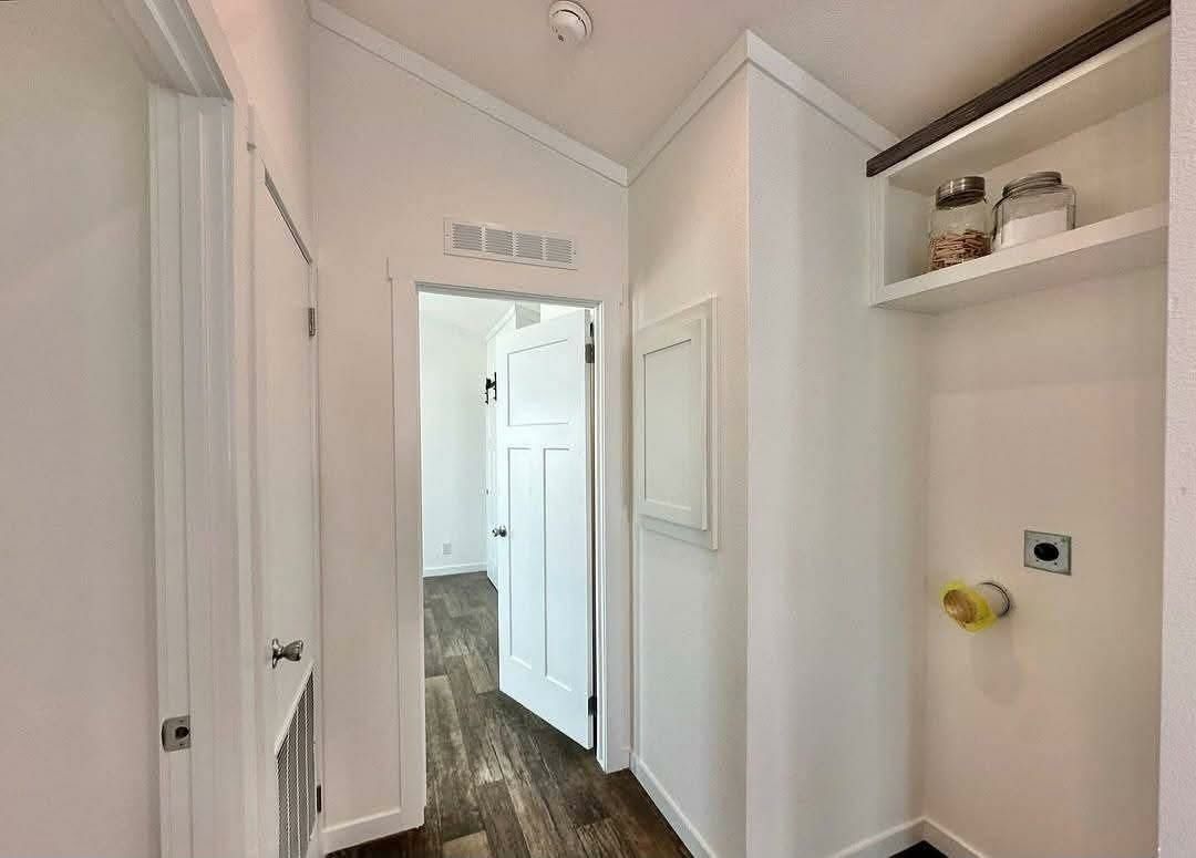 The Diamond Series Drake — 782 Sq Ft thumbnail 3